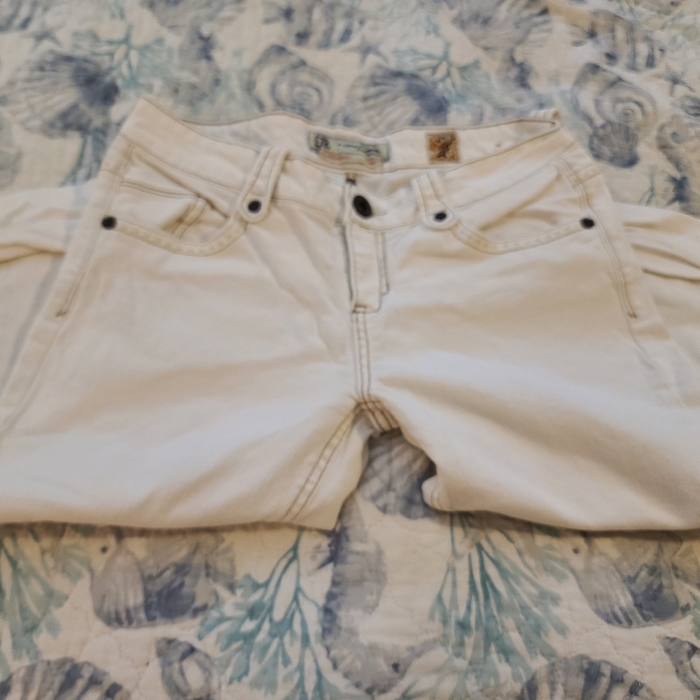 C7P White Capri Jeans Size 7
